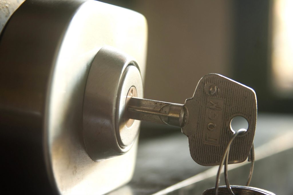 serrure portail en applique